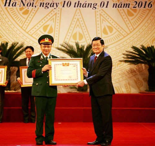 Tu Long bat ngo viet tam thu ve Tao Quan 2016-Hinh-3